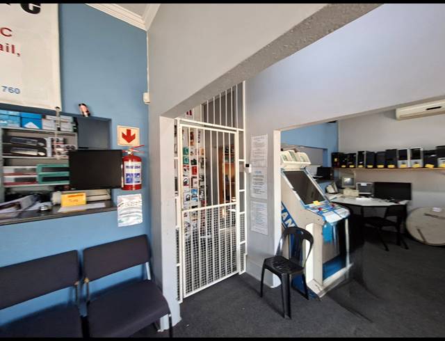 M² OFFICE FOR SALE IN UITENHAGE CENTRAL